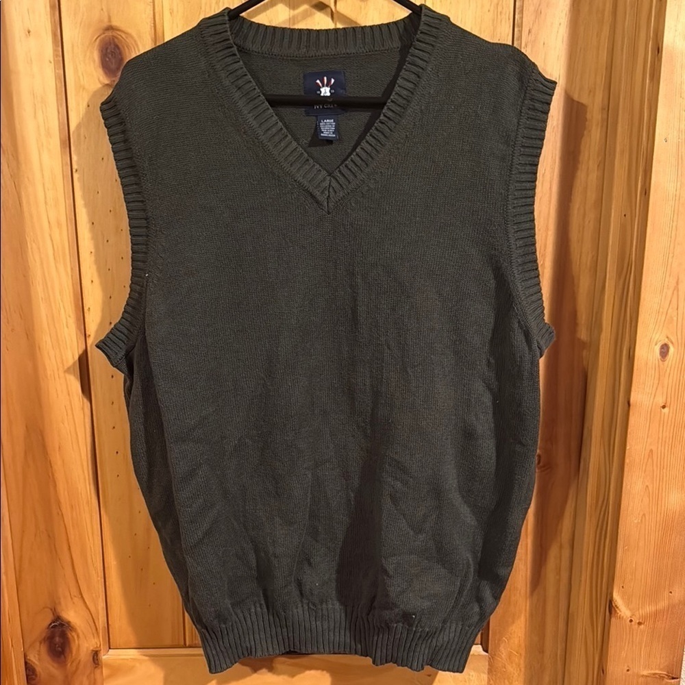Ivy Crew Men's Green Sweater Vest V Neck Sleeveless Pullover